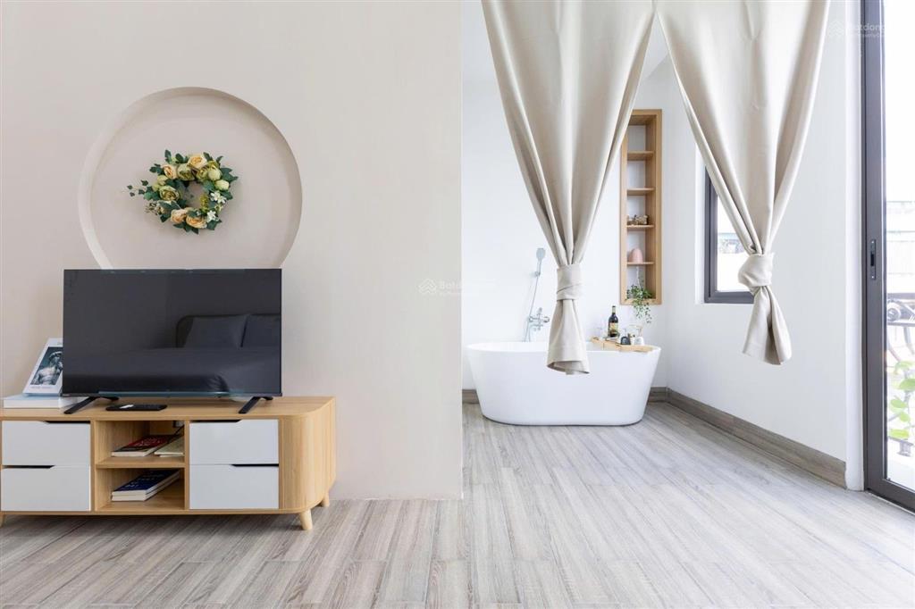 Bán tào khách sạn trần quốc hoàn cầu giấy ngõ to như phố 85m2 x 8 tầng 40tỷ