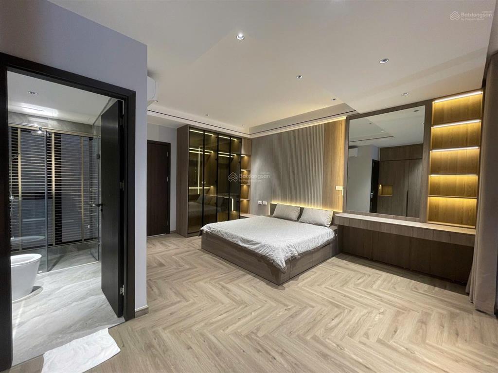 Siêu phẩm 8 tầng thang máy gara ba ô tô phố hồng tiến long biên 85m2 giá 28tỷ9