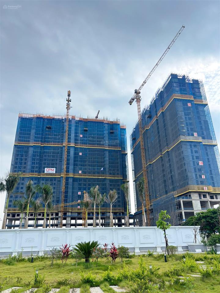 Bán căn 2pn2vs view quảng trường tầng cao thoáng ,thuộc trục căn 18
