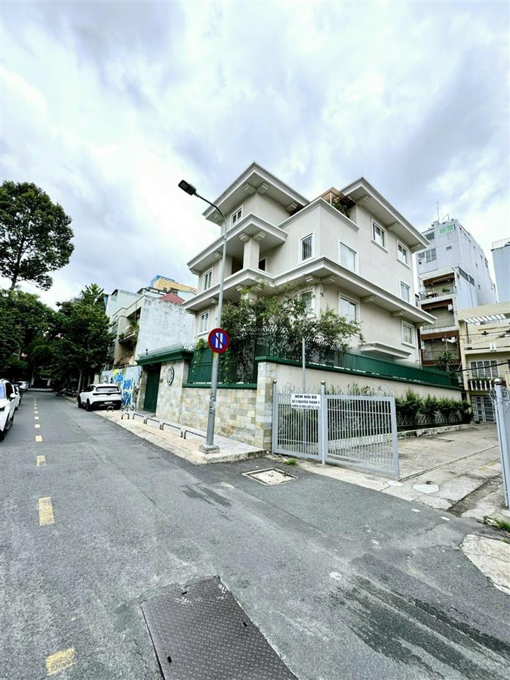 Vip biệt thự góc 3 mặt tiền nguyễn thành ý, p. đa kao, quận 1, 13x20m 4 tầng hđt 150tr giá 120 tỷ
