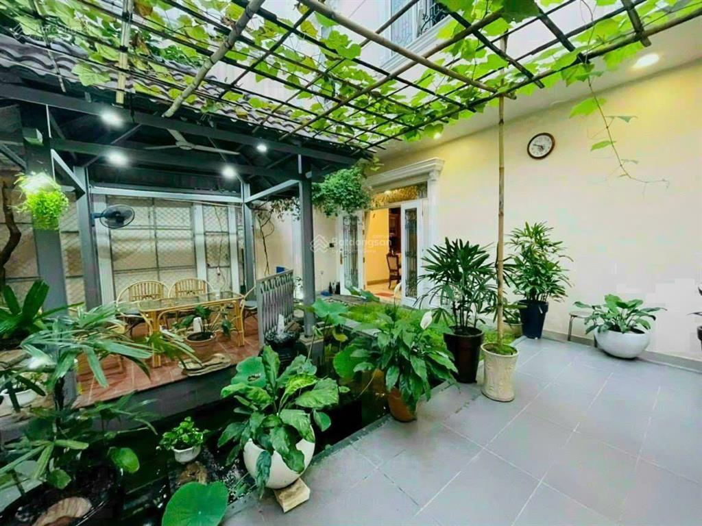 Siêu phẩm biệt thự hồ biểu chánh quận phú nhuận dt 12x24m hầm 4 tầng hđt 120tr. giá 45 tỷ