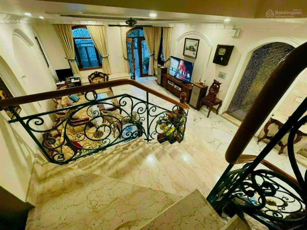Siêu phẩm biệt thự hồ biểu chánh quận phú nhuận dt 12x24m hầm 4 tầng hđt 120tr. giá 45 tỷ