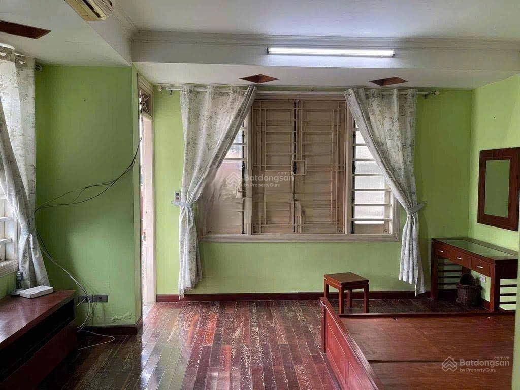 Cho thuê nhà ngõ 97,văn cao, liễu giai,ba đình oto đỗ cửa vào nhà,nhà đẹp sáng thoáng chỉ 15triệu
