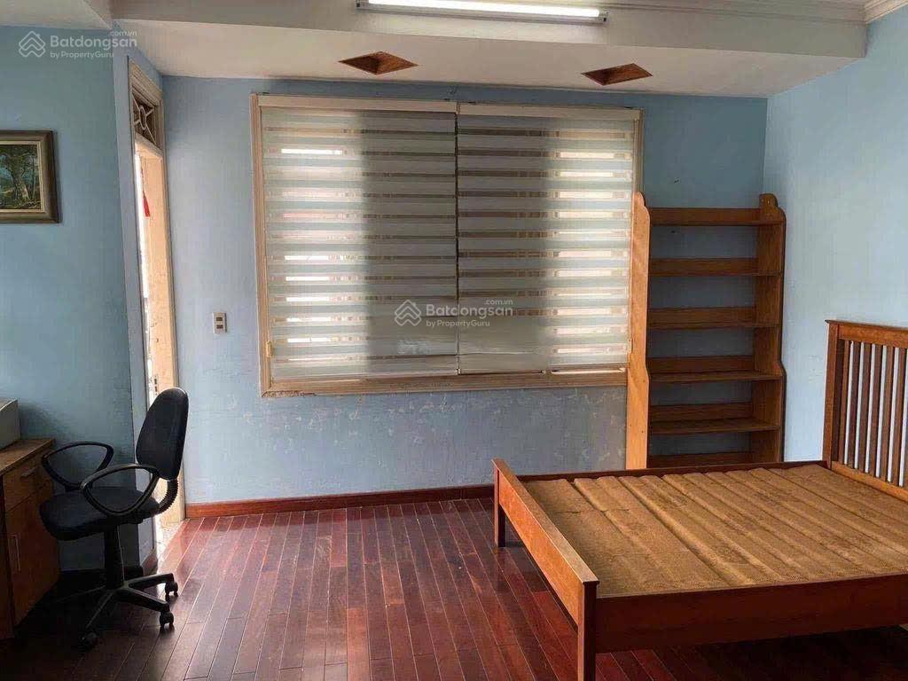 Cho thuê nhà ngõ 97,văn cao, liễu giai,ba đình oto đỗ cửa vào nhà,nhà đẹp sáng thoáng chỉ 15triệu