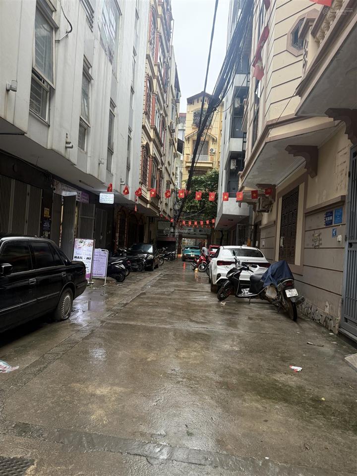 Cho thuê nhà ngõ 97,văn cao, liễu giai,ba đình oto đỗ cửa vào nhà,nhà đẹp sáng thoáng chỉ 15triệu