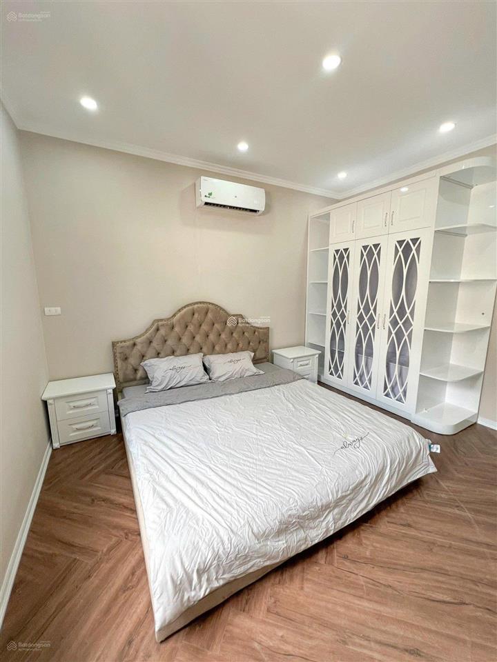 Cho thuê nhà mặt đường lý văn phúc cát linh đống đa  3 tầng  dtsd 200m2  full nội thất xịn sò