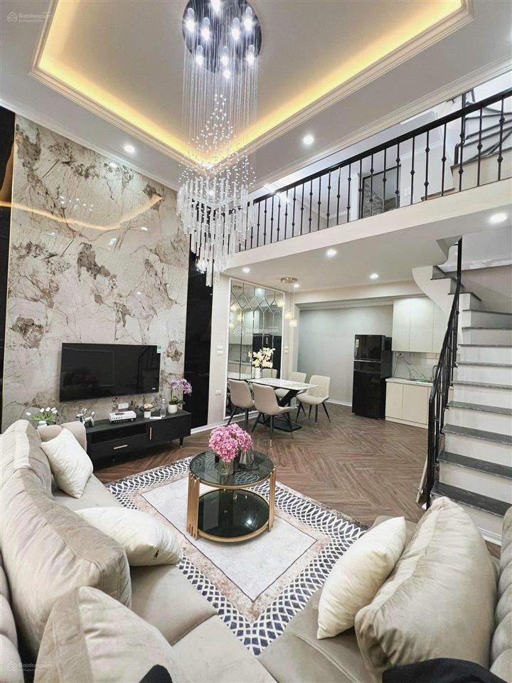 Cho thuê nhà mặt đường lý văn phúc cát linh đống đa  3 tầng  dtsd 200m2  full nội thất xịn sò