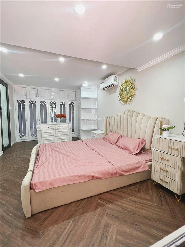 Cho thuê nhà mặt đường lý văn phúc cát linh đống đa  3 tầng  dtsd 200m2  full nội thất xịn sò