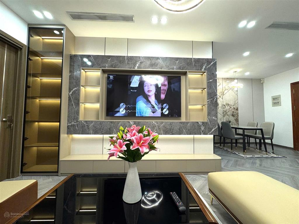 Bán cc 3pn, 2wc, 103m2 tại 27 trần duy hưng, 10,8 tỷ vnd