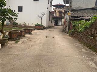 Hàng hiếm sát sân bóng, bán 65,6m thôn kim ngưu. chỉ 3,1 tỷ. sát bách khoa cs2 và nhiều tiện ích .