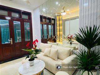 Bán nhà phố tôn thất tùng trung tâm đống đa 42m 6 tầng mặt tiền 4m 50m ra mặt phố cực hiếm
