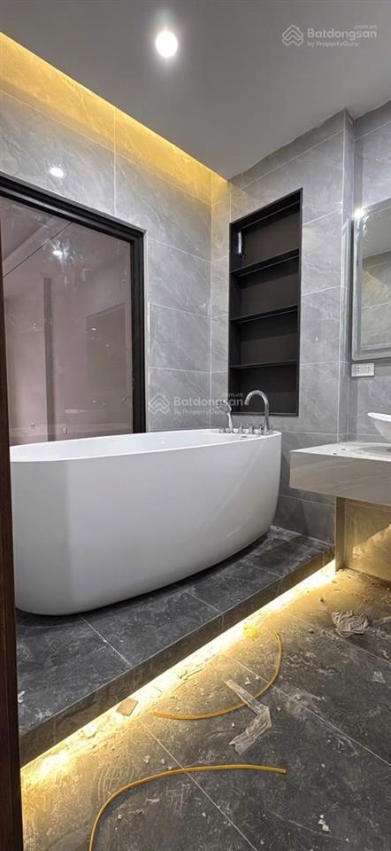 Cần bán nhà phố thái hà 50m 6 tầng thang máy 2 thoáng trước sau 30m ra mặt phố. quy hoạch ổn định