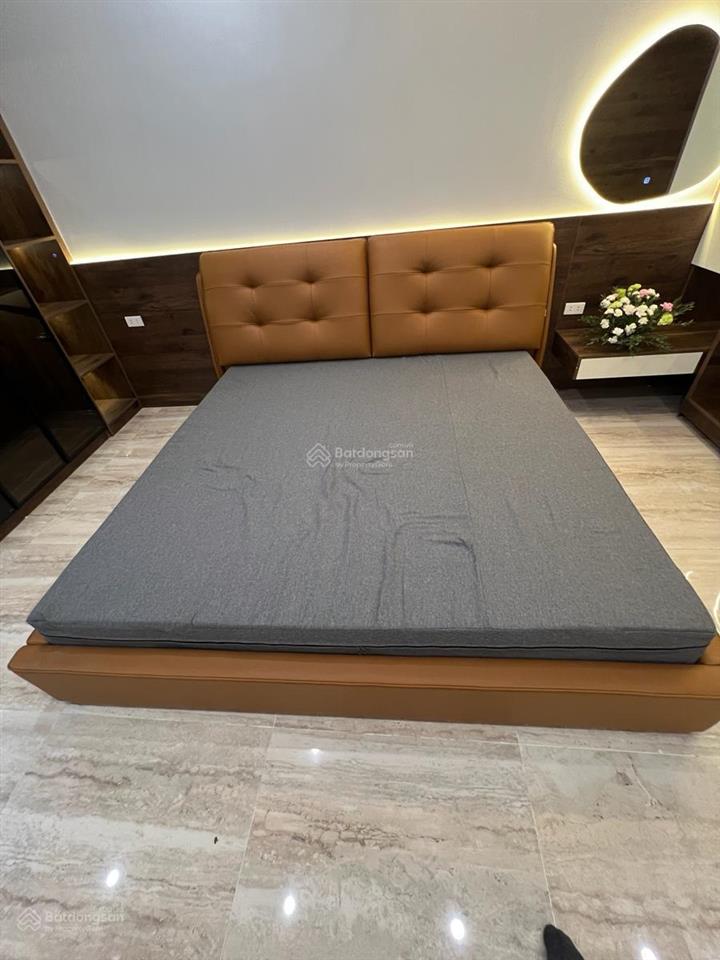 Cần bán nhà phố thái hà 50m 6 tầng thang máy 2 thoáng trước sau 30m ra mặt phố. quy hoạch ổn định