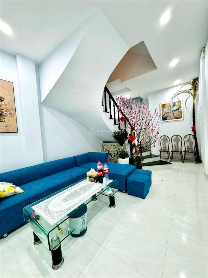 Bán nhà phố hoàng cầu 60m2 5 tầng, nhà 2 mặt ngõ 15m ra ô tô tránh, cam kết không quy hoạch