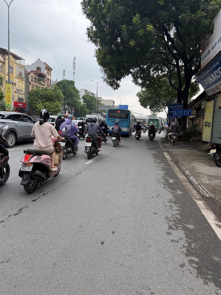 Cần bán gấp nhà phố thái hà 30m 4 tầng mặt tiền 4m 30m ra mặt phố ngõ thông. không quy hoạch