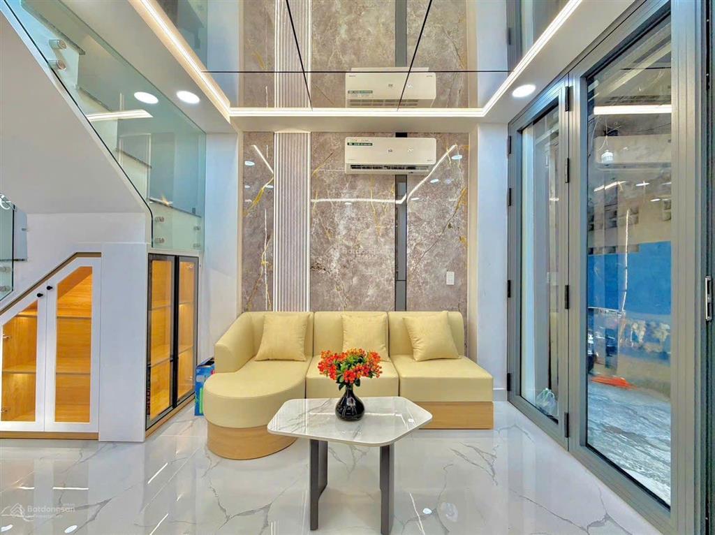 Nhà đẹp 5 tầng 6pn ngay hoàng văn thụ phú nhuận  full nội thất  chỉ nhỉnh 8tyx