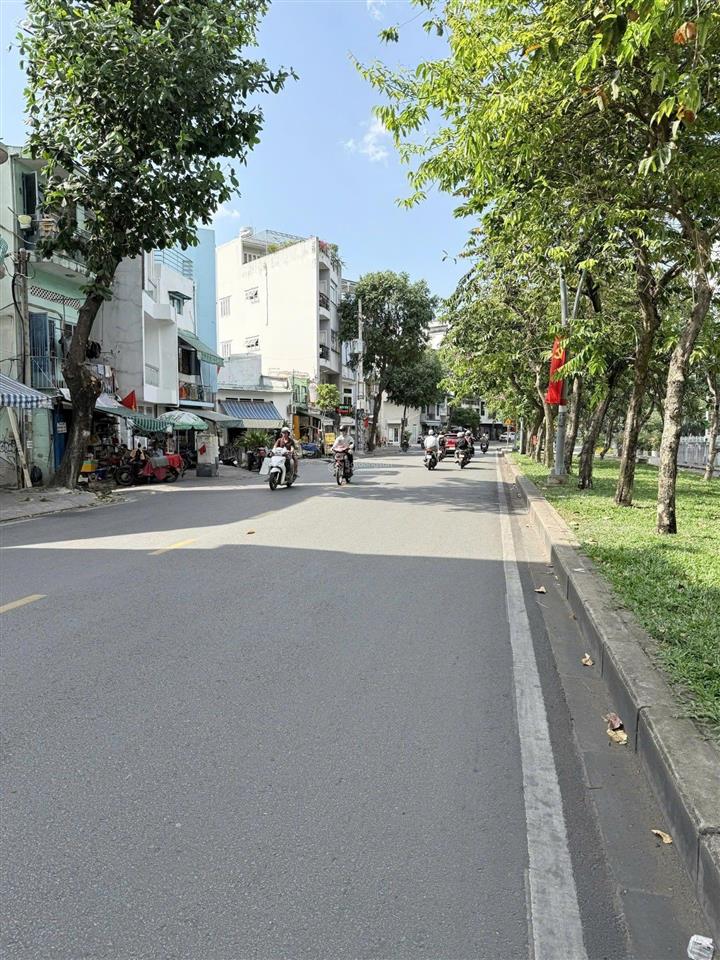 Bán nhà hẻm xe tải lê văn sỹ  72m2 5pn  có sân đậu ô tô  giá chỉ 9.4 tỷ