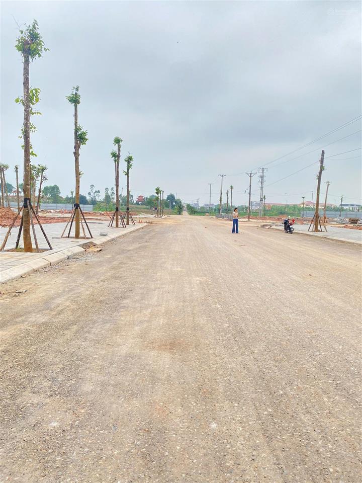 Chính chủ cần bán lô đất diện tích 90m2, mặt tiền 5m, gần sát khu công nghiệp lạng giang bắc ninh