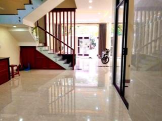 Chô thuế nhà 3 tầng làm văn phòng, công ty.