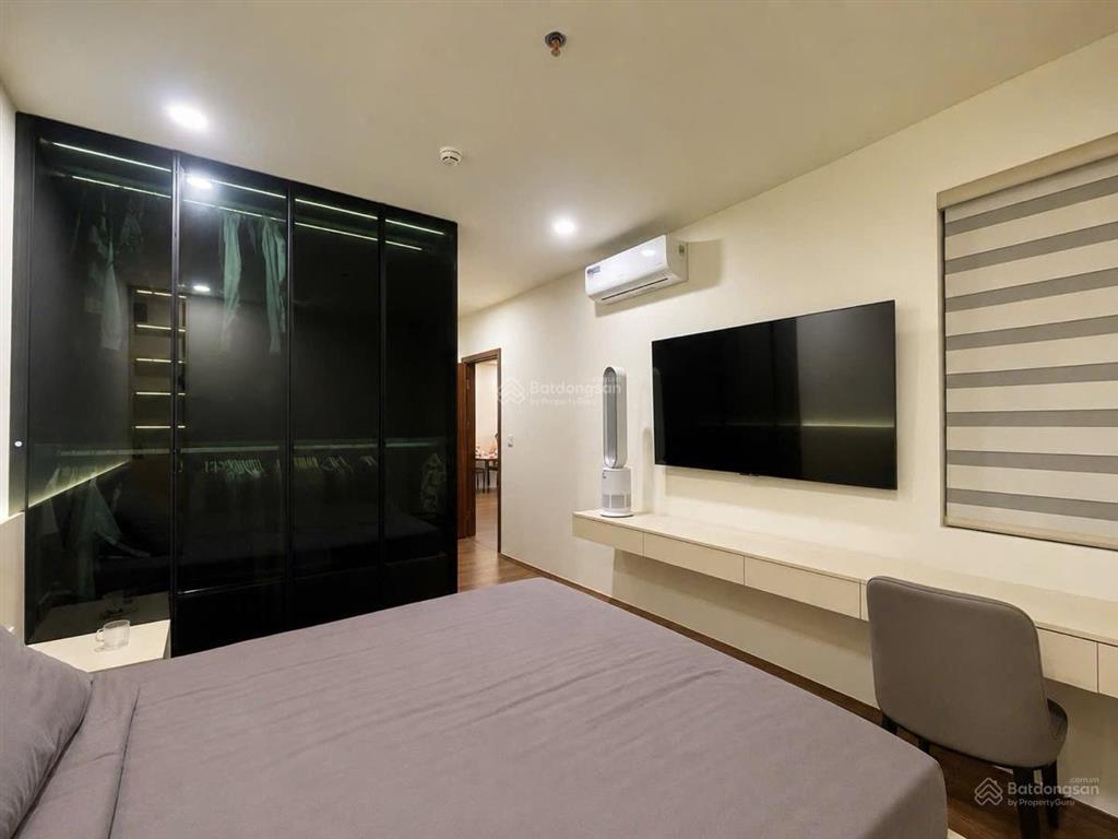 Vip hiếm  bán căn hộ lô góc 121m2  3 ngủ + 2vs  ở ngay hoàng đạo thuý  giá chỉ 8 tỷ