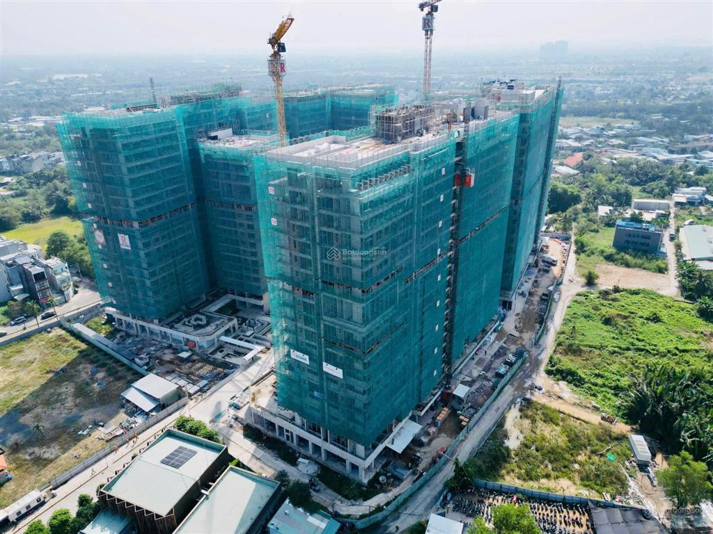 Bán căn hộ 2pn diện tích 82,72m2 ban công dài tặng kèm ô xe ô tô định danh theo căn hộ giá 5 tỷ 650