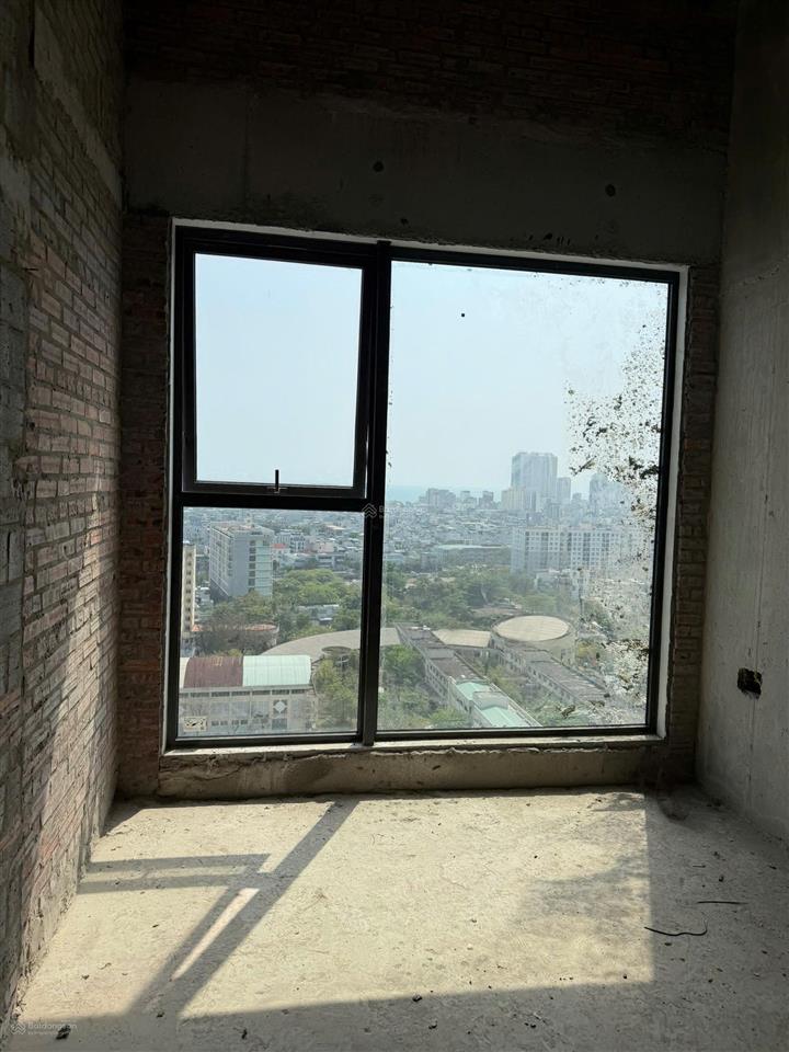 Căn hộ đặc biệt chiều cao trần 5m view biển, thành phố  diện tích 49m2  giá 5,5 tỷ