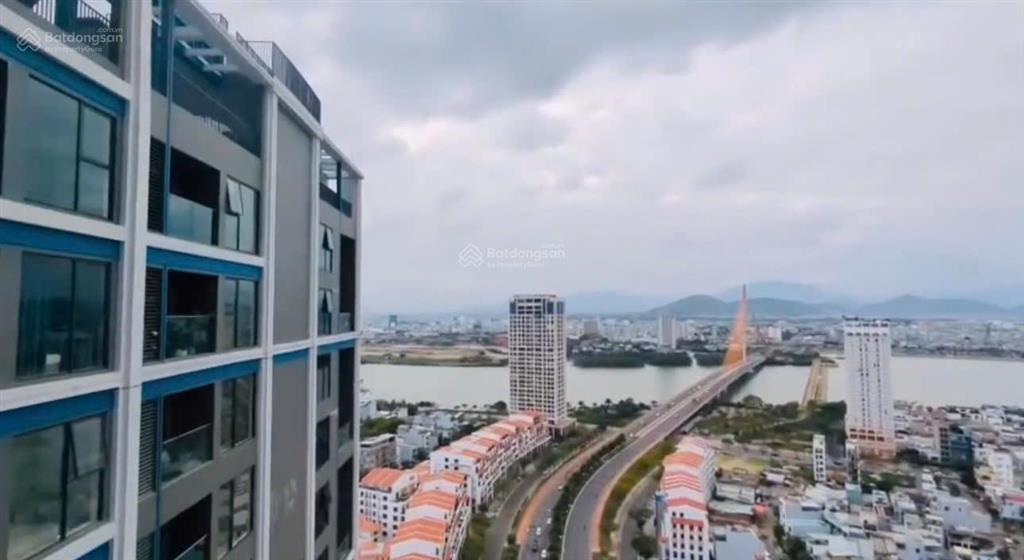 Căn studio tầng cao view sông full nội thất  diện tích 29m2  giá 4 tỷ