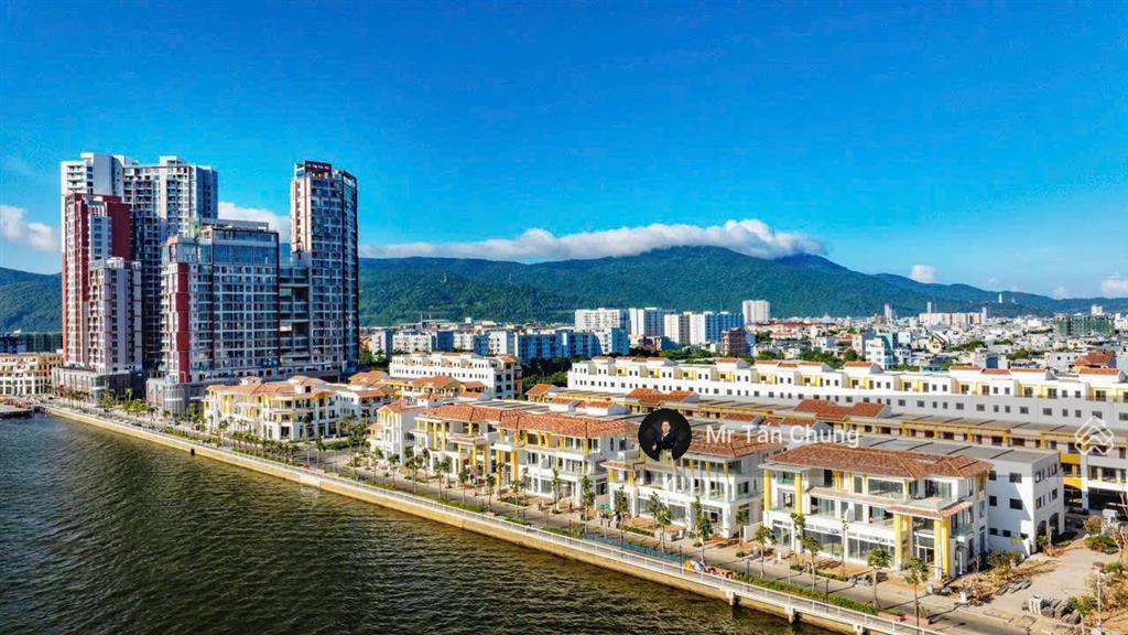 Căn 2pn tầng cao view trực diện sông, pháo hoa  diện tích 70,8m2  giá 8 tỷ