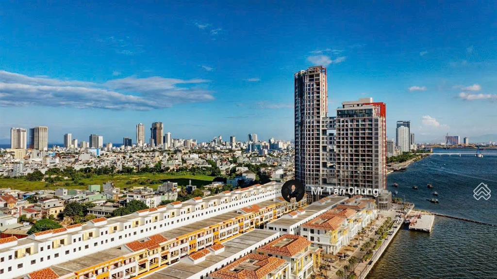 Căn 2pn tầng cao view trực diện sông, pháo hoa  diện tích 70,8m2  giá 8 tỷ