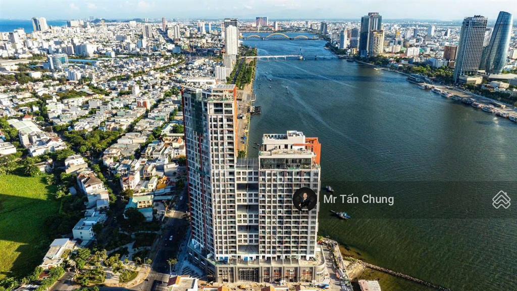 Căn 2pn tầng cao view trực diện sông, pháo hoa  diện tích 70,8m2  giá 8 tỷ