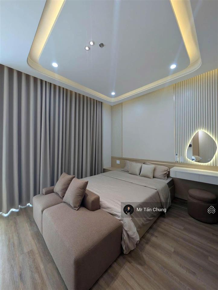 Sẵn thuê căn studio tầng cao view sông full nội thất  diện tích 30m2  giá 16triệu/tháng