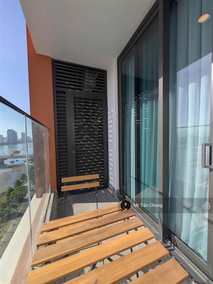 Sẵn thuê căn studio tầng cao view sông full nội thất  diện tích 30m2  giá 16triệu/tháng