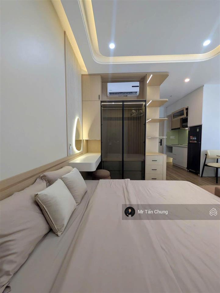 Sẵn thuê căn studio tầng cao view sông full nội thất  diện tích 30m2  giá 16triệu/tháng