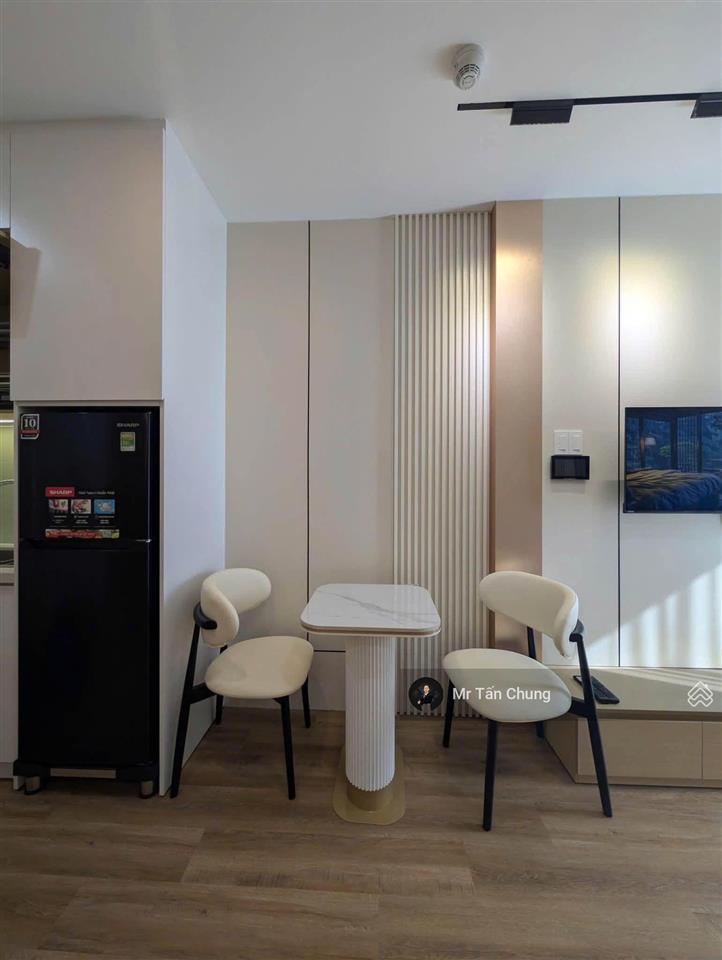 Sẵn thuê căn studio tầng cao view sông full nội thất  diện tích 30m2  giá 16triệu/tháng