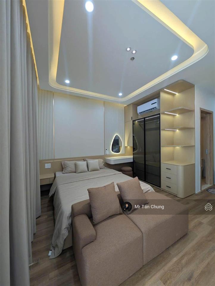 Căn studio tầng cao view sông full nội thất  diện tích 30m2  giá 4,3 tỷ