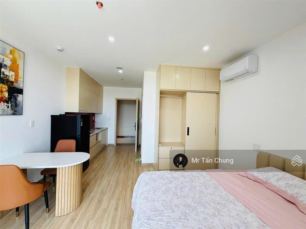 Sẵn cho thuê căn studio full nội thất view biển ponte tầng trung  diện tích 29m2  giá 15tr/tháng