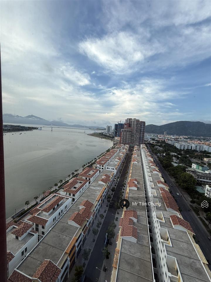 Căn 2pn+ tầng cao view sông hàn, sơn trà  diện tích 88m2  giá 6,8 tỷ