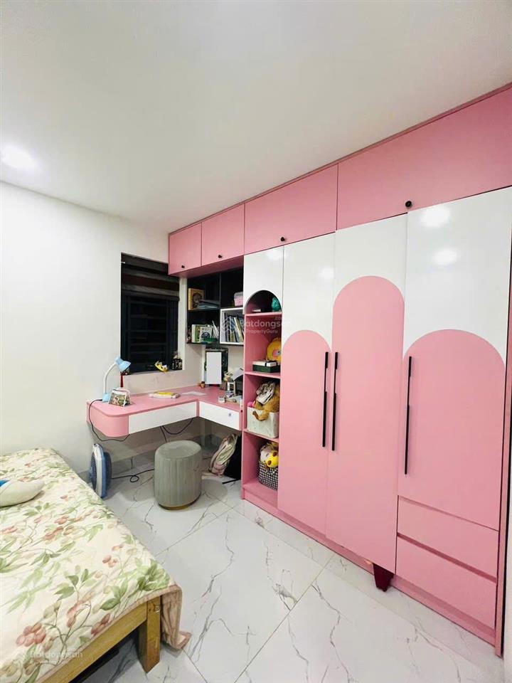 Nhà cho thuê full nội thất, 1 trệt 2 lầu, đối diện vinhomes grand park.