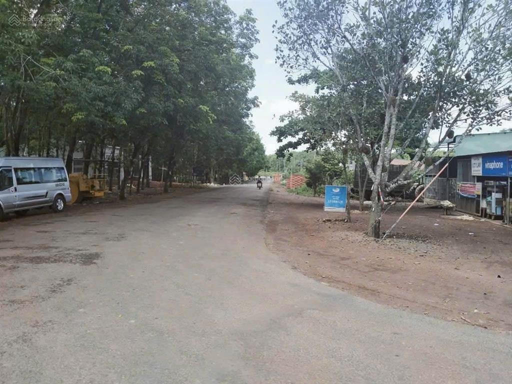 Góc 2mt ngang 32m. ngay mt đường liên huyện. chủ kẹt bank ra nhanh 365 triệu  380m2