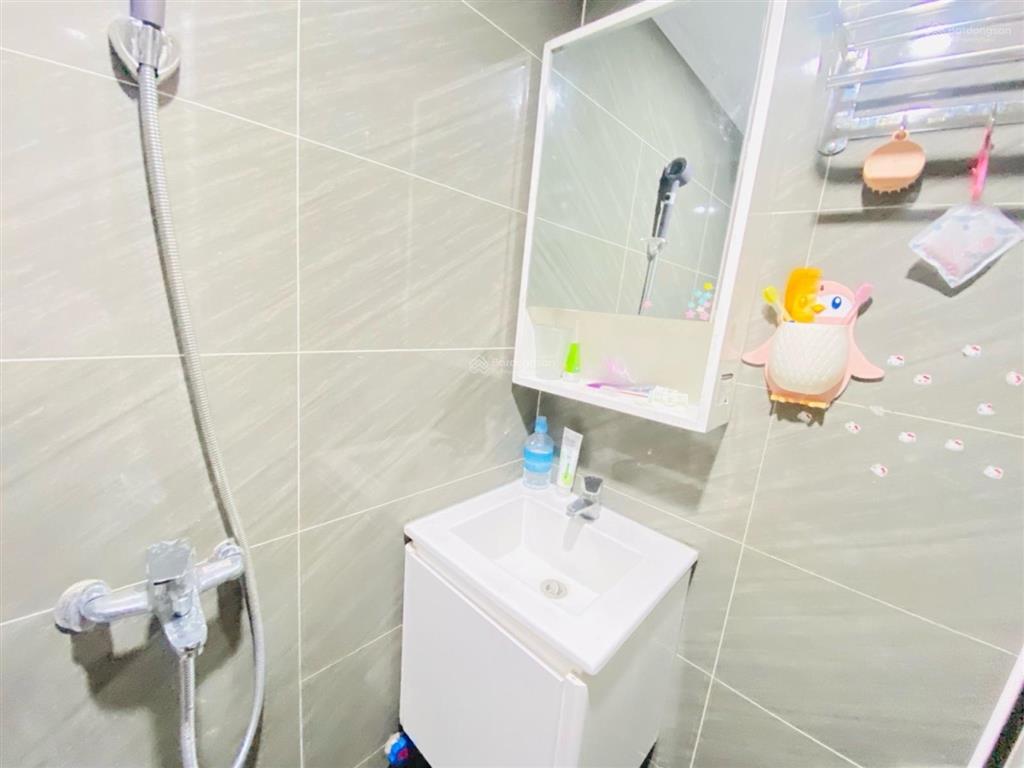 Cầu giấy mà chỉ 2.6 tỷ có sổ đỏ, sử dụng 63m2, 2 ngủ thì có chốt vội không?