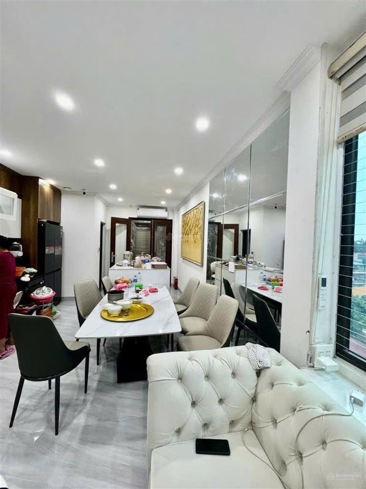 Quá vip, nhà mới koong 7 tầng có thang máy, gara, khu phân lô gần trường đại học