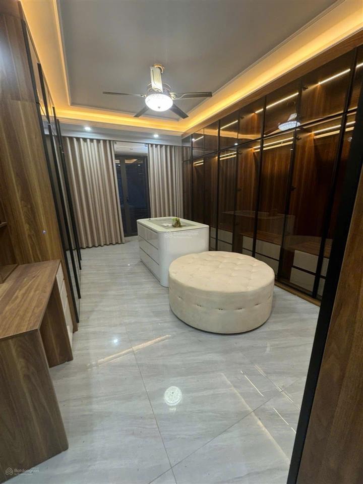 Quá vip, nhà mới koong 7 tầng có thang máy, gara, khu phân lô gần trường đại học