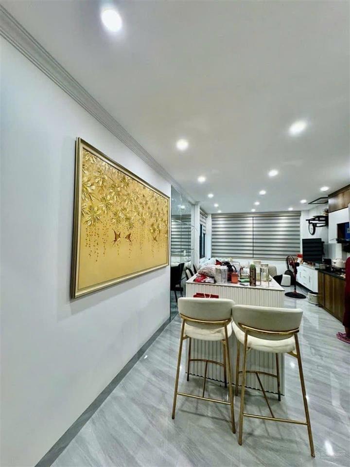 Quá vip, nhà mới koong 7 tầng có thang máy, gara, khu phân lô gần trường đại học