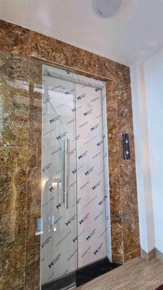 Ngay hồ tùng mậu 7 tầng có thang máy, full nội thất chỉ việc xách vali gần ga tàu trên cao