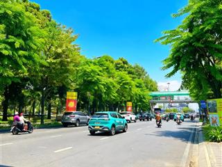 Mặt tiền hoàng hoa thám  dòng tiền 250tr/th  1 hầm 8 tầng thang máy  ngang lớn 6.2m  chỉ 65 tỷ