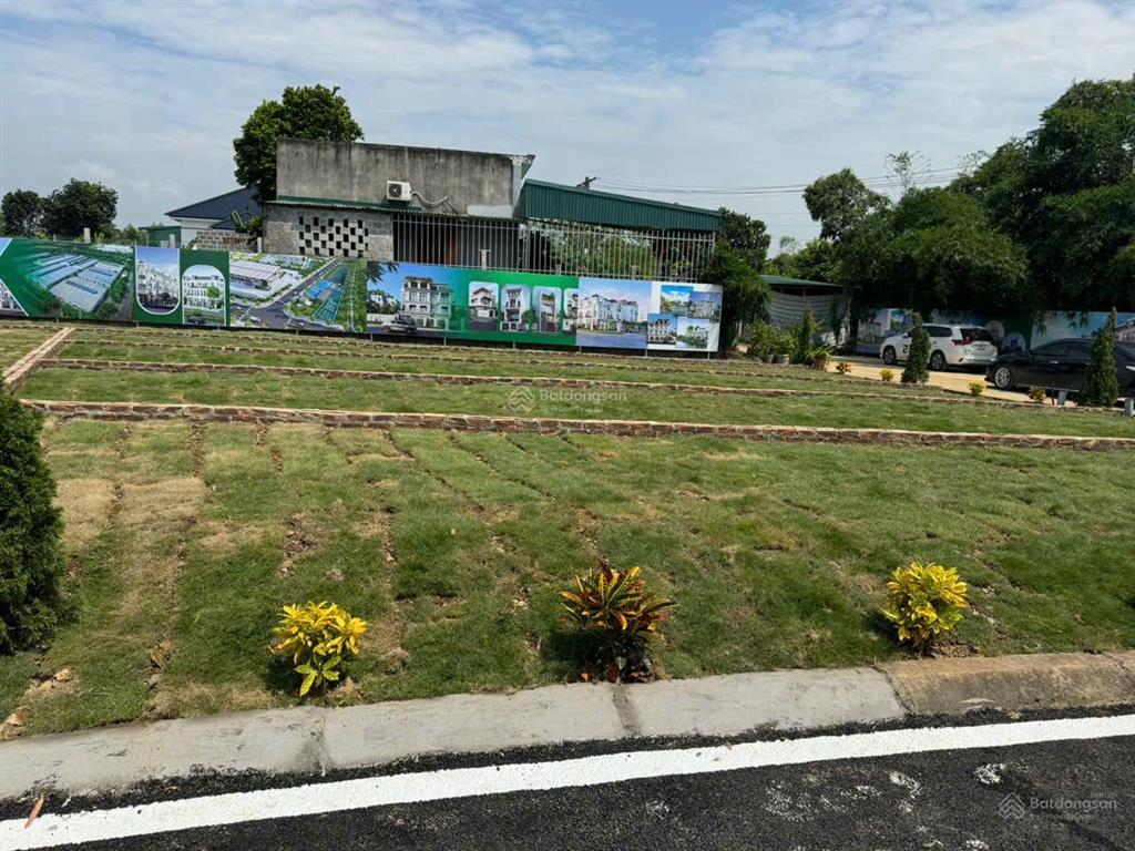 Bán đất đường hồ chí minh lạc thủy hòa bình 93m2 mặt tiền 4,25m ngõ ô tô 8m giá 645 triệu sổ hồng