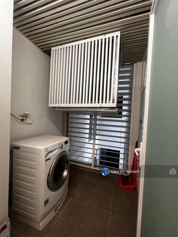 Bán gấp trong tuần giá tốt căn hộ 2pn,82,3m2,view hồ bơi,nội khu tầng cao tại sadora,full nội thất