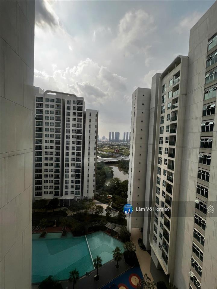 Bán gấp trong tuần giá tốt căn hộ 2pn,82,3m2,view hồ bơi,nội khu tầng cao tại sadora,full nội thất