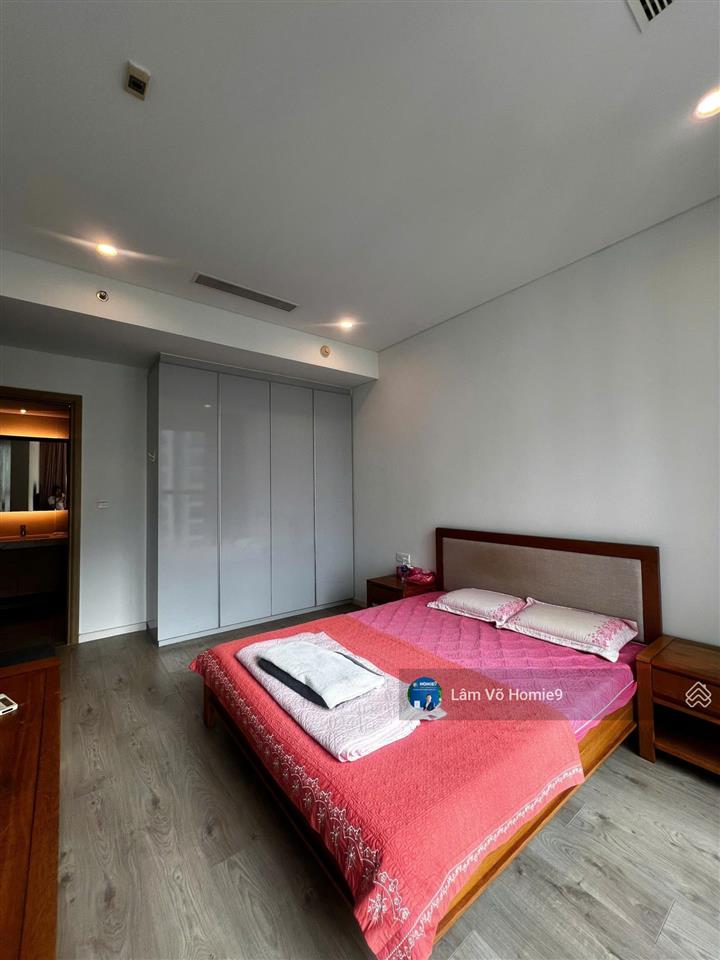 Bán gấp trong tuần giá tốt căn hộ 2pn,82,3m2,view hồ bơi,nội khu tầng cao tại sadora,full nội thất