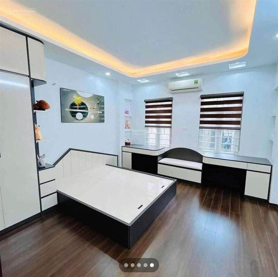 Nhỉnh 9 tỷ căn view hồ đẹp ban công đông nam mát quanh năm, vp4 bán đảo linh đàm